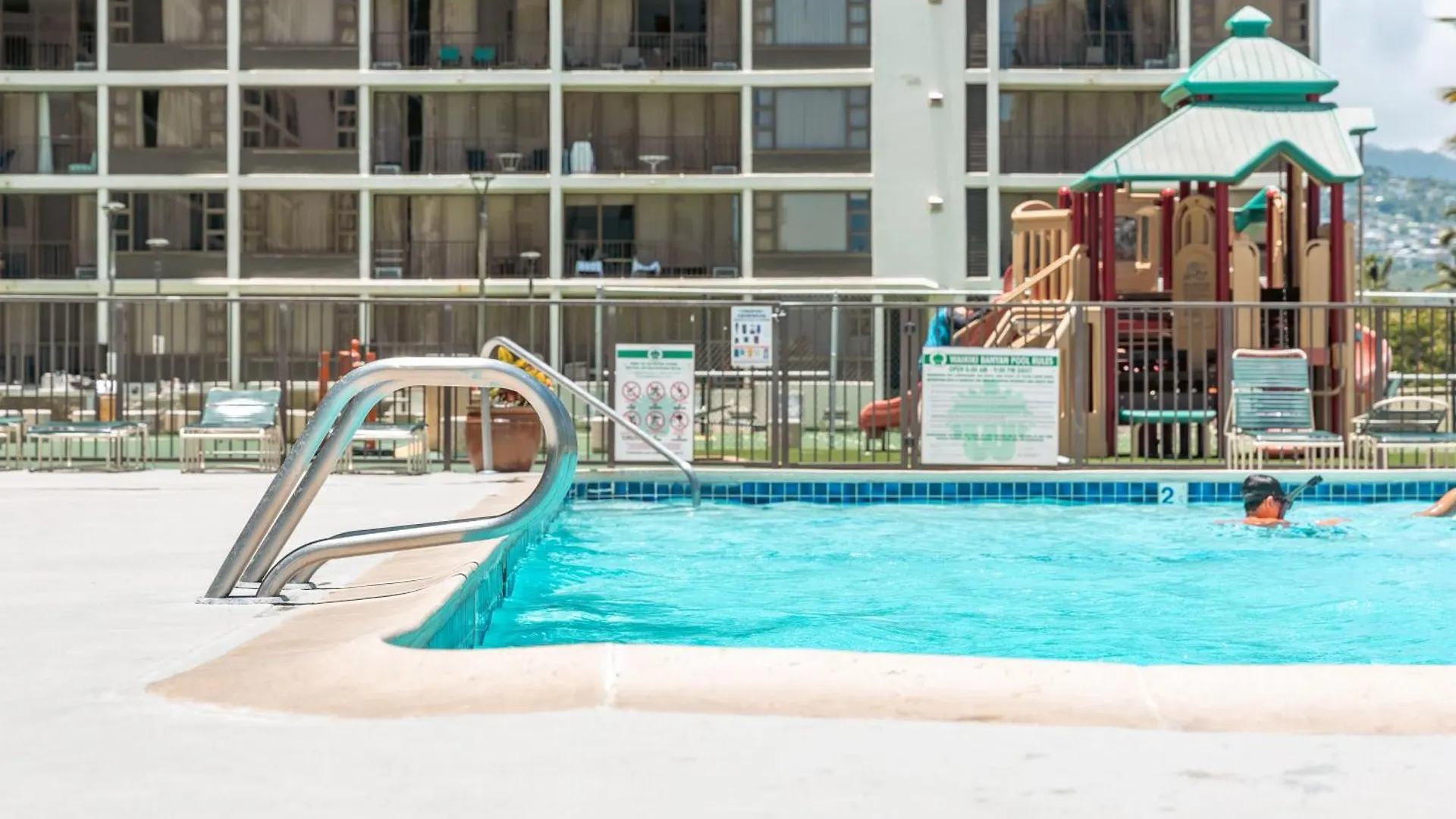 Beautifully Remodeled Ocean View Condo With Free Parking Honolulu