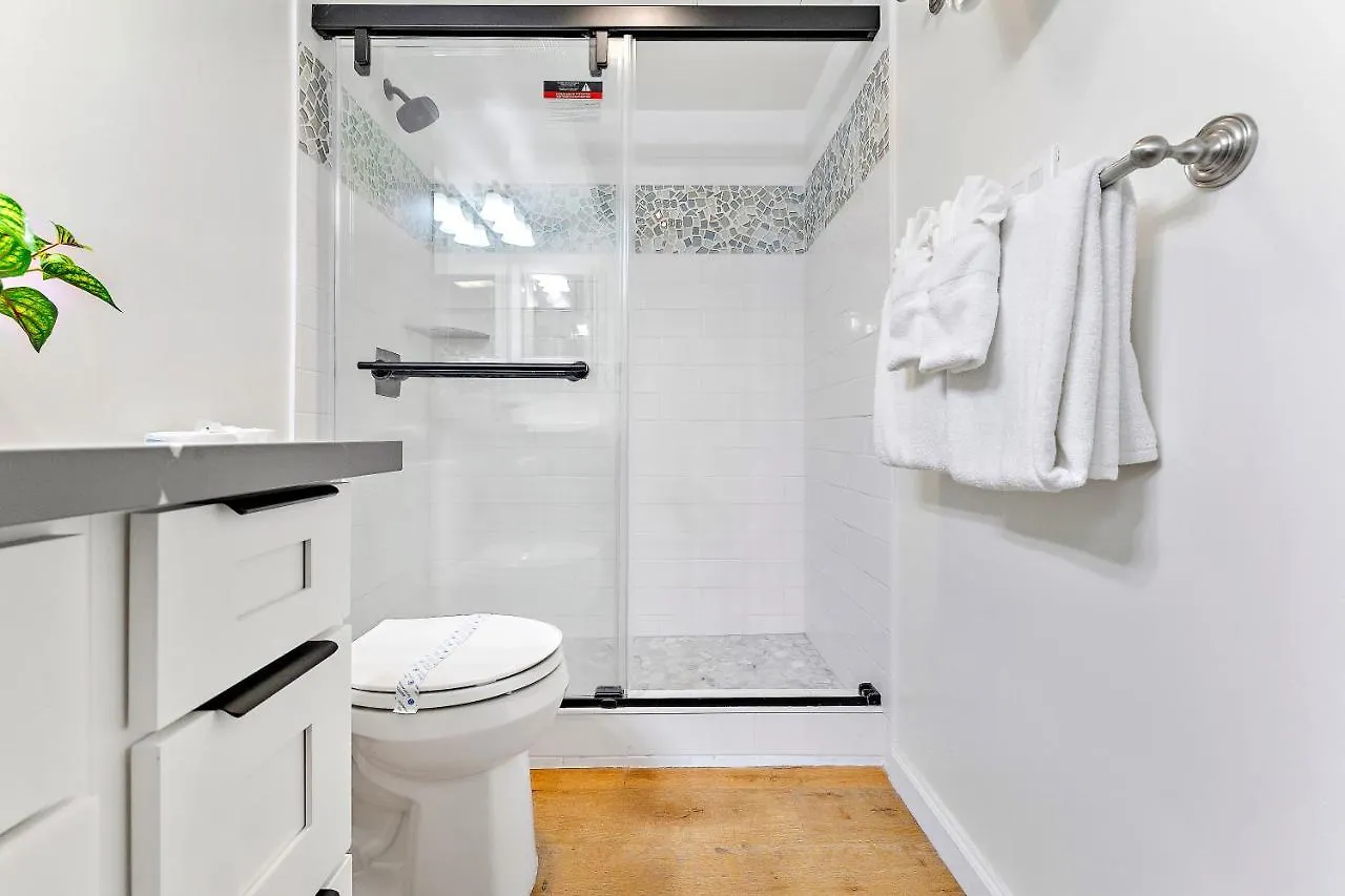 Beautifully Remodeled Ocean View Condo With Free Parking هونولولو شقة