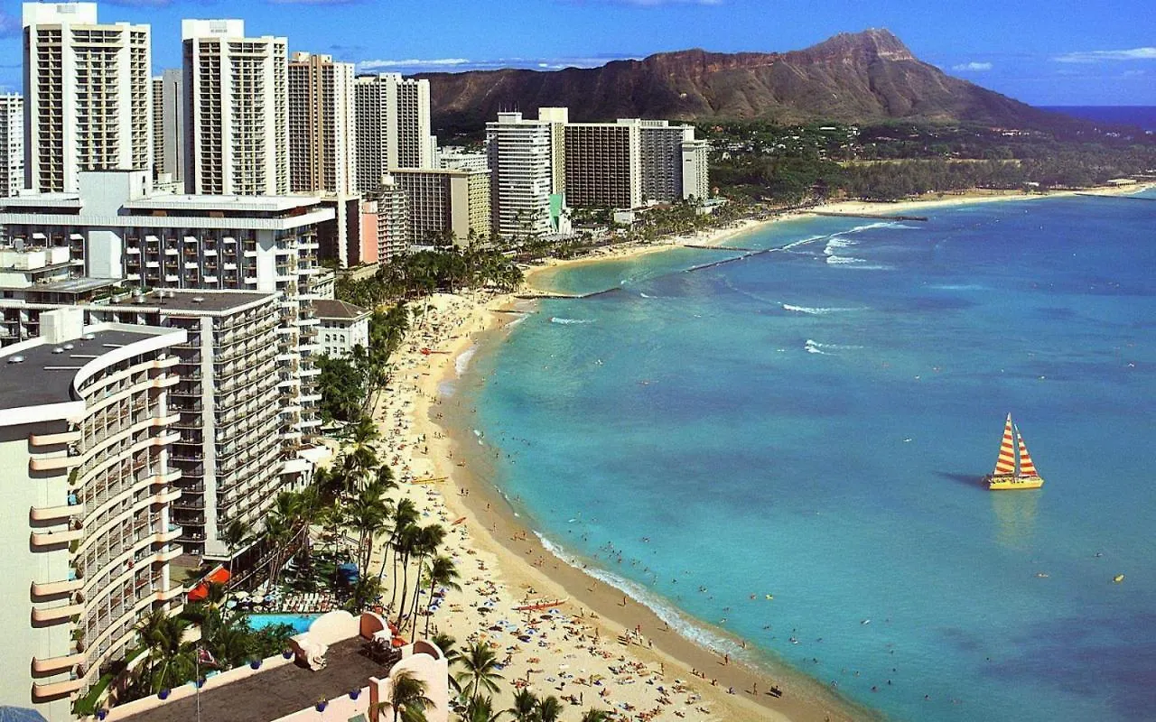 Beautifully Remodeled Ocean View Condo With Free Parking هونولولو شقة